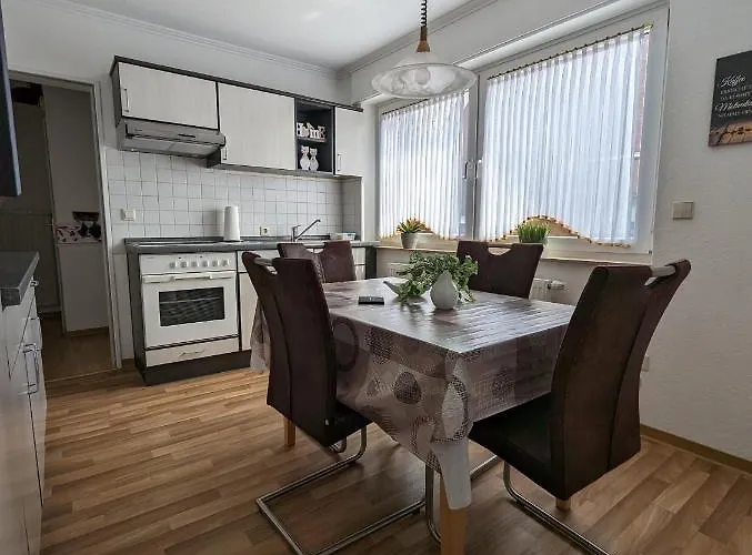 Leni Erstes Og Inkl Balkon Gartenblick Kostenfreier Parkplatz Stadtnah Aber Ruhig Gelegen 公寓